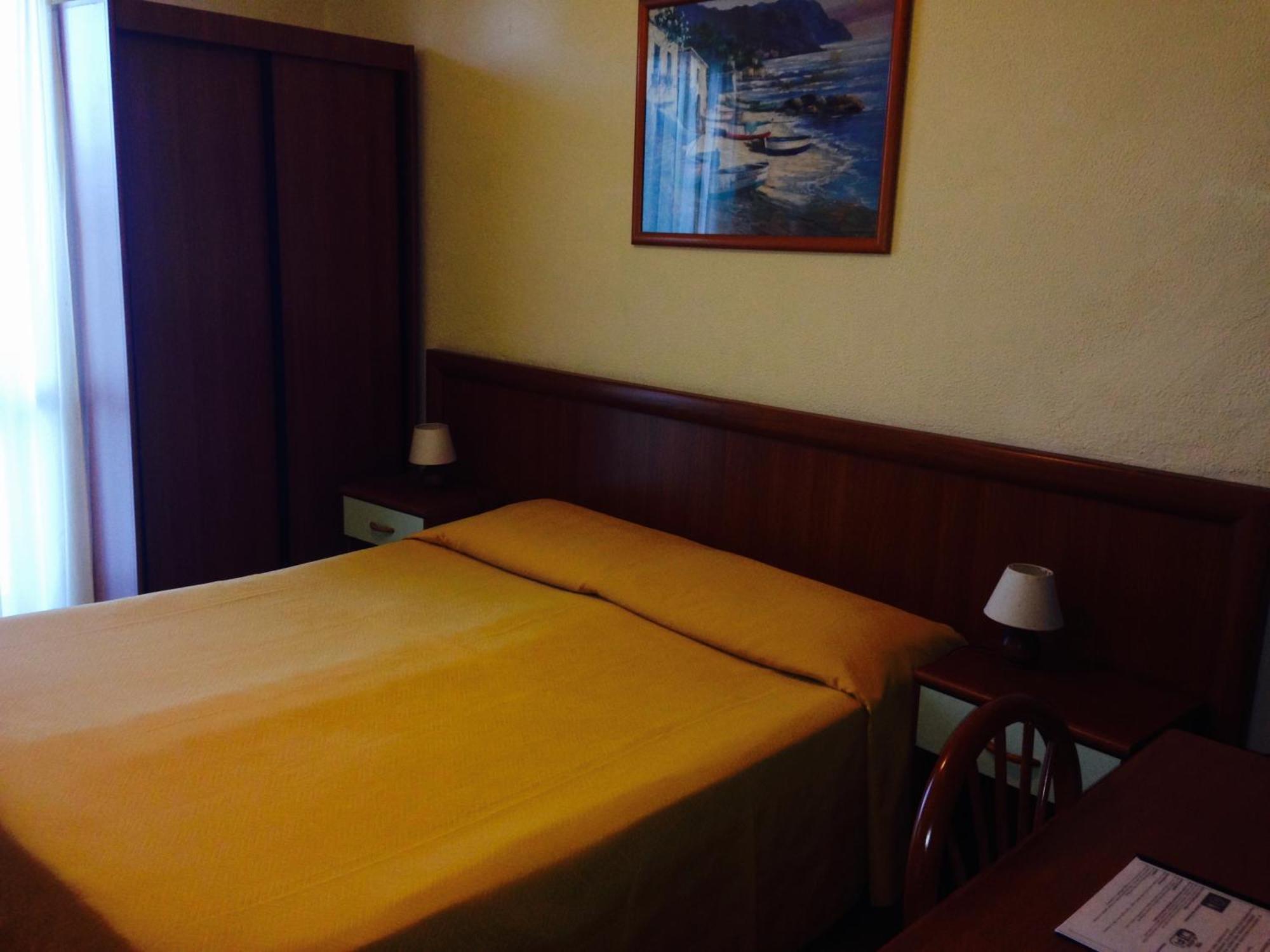 Ulivo Hotel Diano Marina Phòng bức ảnh